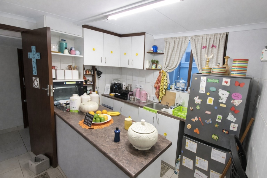 5 Bedroom Property for Sale in Bothasig Western Cape